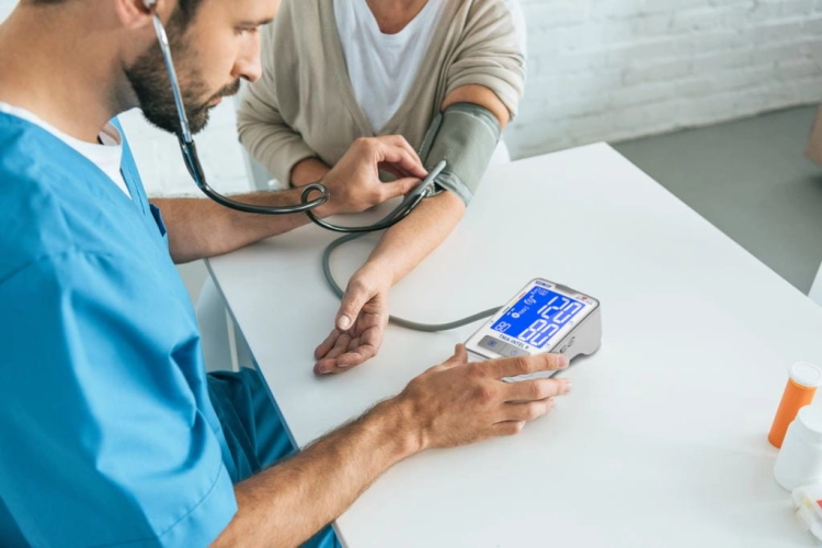 Ciśnieniomierz naramienny TMA-INTEL 9 TECH-MED z zasilaczem