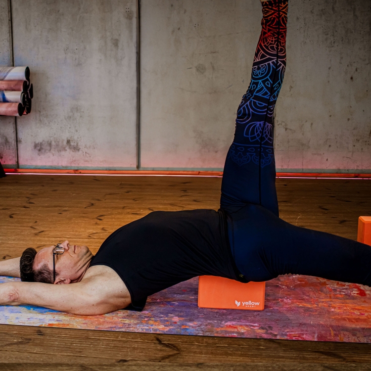 Kostka do jogi yellowBLOCK Yoga EVA, pomarańczowa - akcesoria do jogi