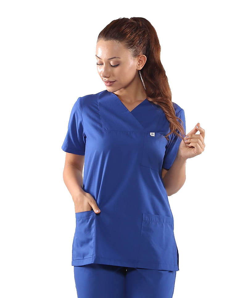 Damska bluza medyczna z krótkim rękawem, dekoltem w serek, kieszeniami po bokach - kolor niebieski
